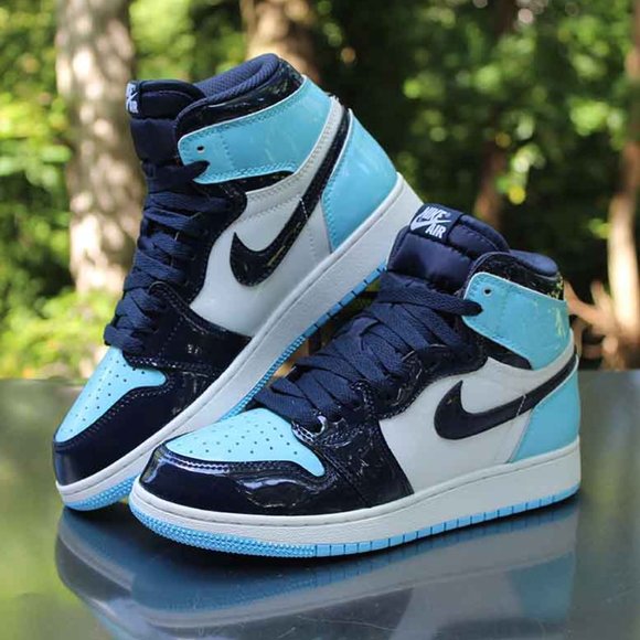 Air Jordan 1 High OG UNC Patent Women’s Size 7 - Picture 4 of 15